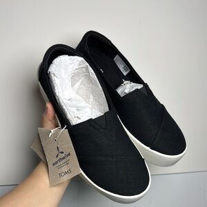 Toms Black Slip-On Sneakers Canvas Casual